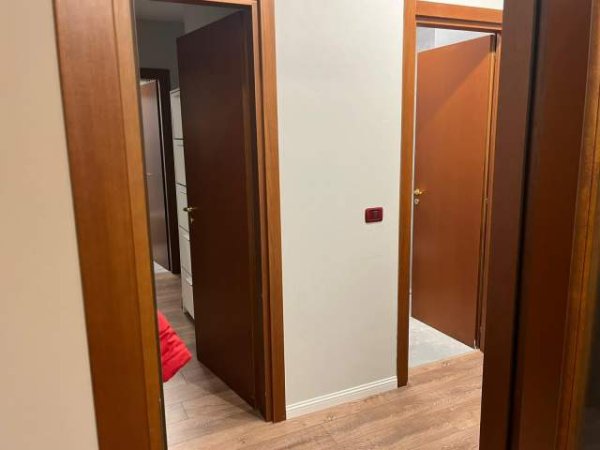 Tirane, jepet me qera apartament 2+1+BLK Kati 1, 102 m² 500 Euro (Komuna e parisit)