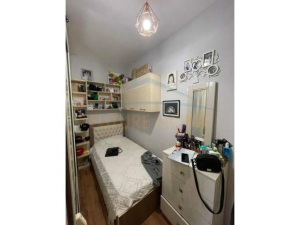 Tirane, shitet apartament 3+1 Kati 3, 112 m² 129.000 Euro (UNAZA E RE)