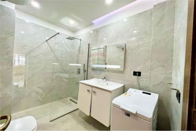 Tirane, shitet apartament 2+1+BLK Kati 6, 115 m² 180.000 Euro (Liqeni i Tiranes)