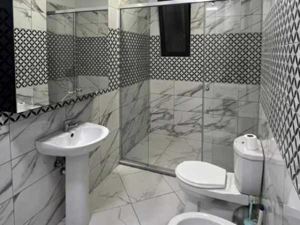 Tirane, shitet apartament Kati 2, 108 m² 124.000 Euro