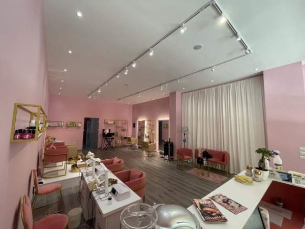 Tirane, Shitet biznes estetike / parukerie 6.500 Euro (Frederik Shiroka)