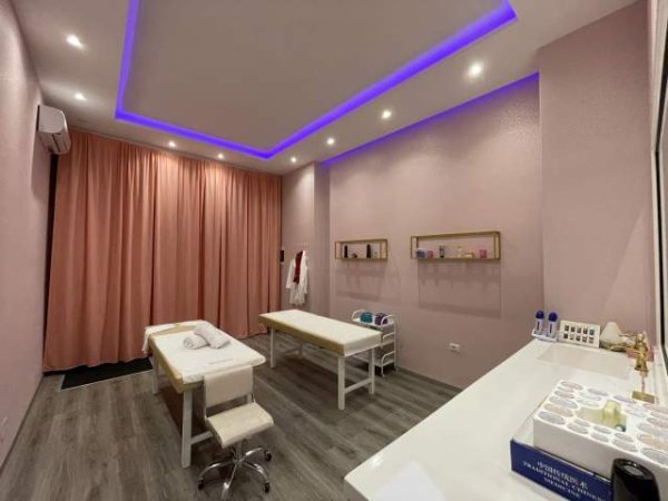 Tirane, Shitet biznes estetike / parukerie 6.500 Euro (Frederik Shiroka)