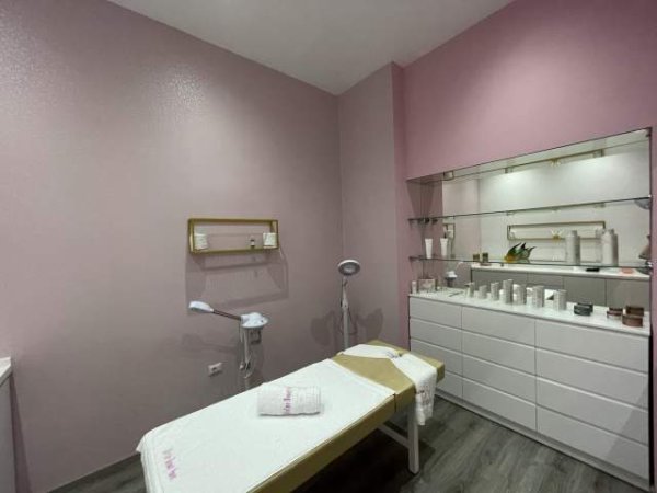 Tirane, Shitet biznes estetike / parukerie 6.500 Euro (Frederik Shiroka)