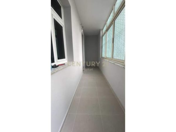 Tirane, jepet me qera apartament Kati 0, 73 m² 450 Euro (pazari i ri)
