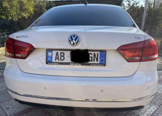 Tirane, shitet makine Volkswagen Passat Viti 2013, 9.800 Euro