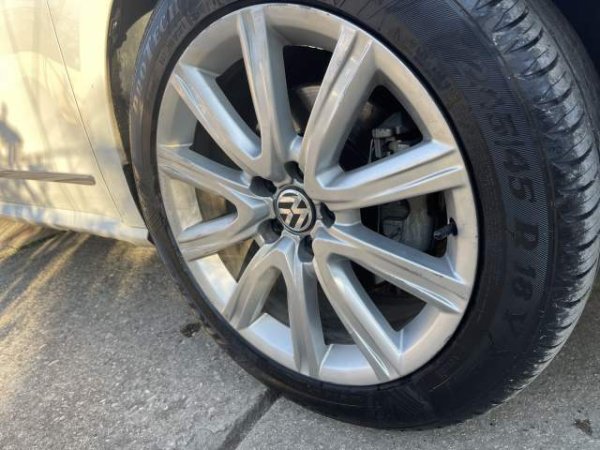 Tirane, shitet makine Volkswagen Passat Viti 2013, 9.800 Euro