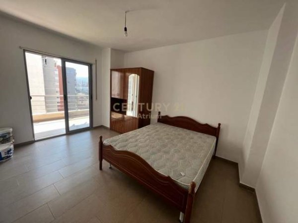 Tirane, jepet me qera apartament 2+1+BLK Kati 6, 89 m² 280 Euro