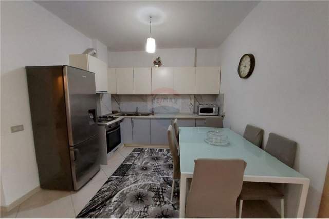 Lungomare, jepet me qera apartament 2+1+BLK Kati 3, 93 m² 500 Euro (Rruga Murat Terbaci)
