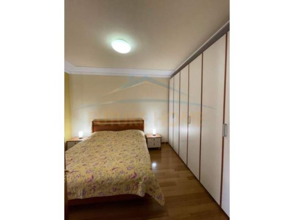 Tirane, jepet me qera apartament 2+1+BLK Kati 4, 136 m² 1.300 Euro (Vaso Pasha)
