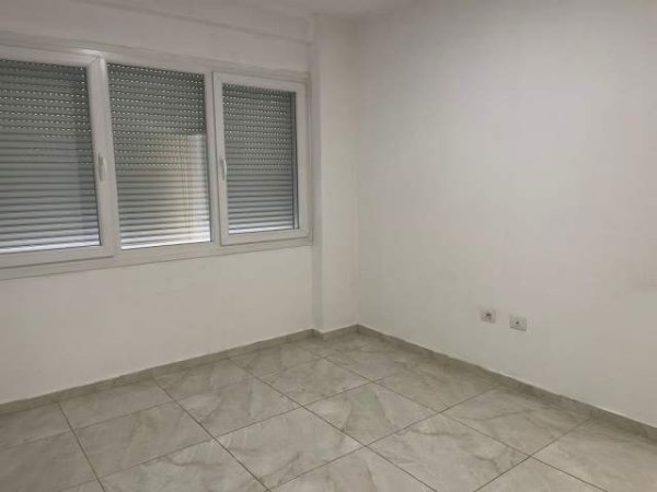 Tirane, jepet me qera apartament 1+1+BLK Kati 4, 60 m² 400 Euro (Rruga Dritan Hoxha)