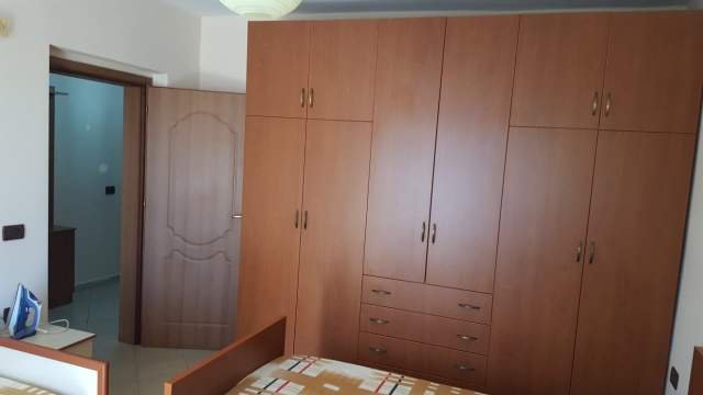 Tirane, jepet me qera apartament 1+1+BLK Kati 5, 60 m² 35.000 Leke (Rruga Osman Myderizi)