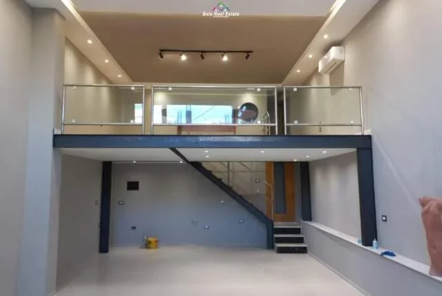 Tirane, jepet me qera dyqan Kati 0, 80 m² 600 Euro (selite)