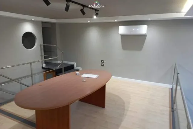 Tirane, jepet me qera dyqan Kati 0, 80 m² 600 Euro (selite)