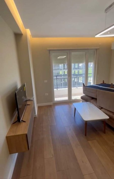 Tirane, jepet me qera apartament 1+1+BLK Kati 4, 67 m² 350 Euro (Rruga Sokrat Miho)