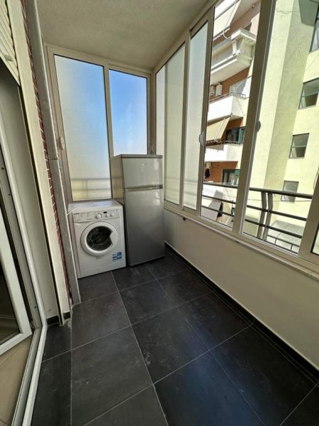 Tirane, jepet me qera apartament 1+1+BLK Kati 3, 67 m² 350 Euro (Kodra e diellit)