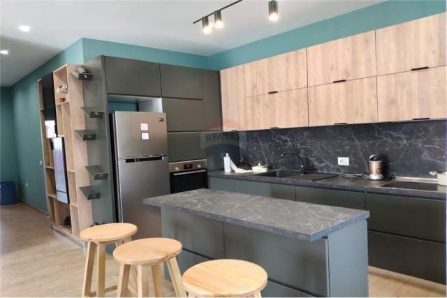 Tirane, jepet me qera apartament 2+1+BLK Kati 3, 150 m² 500 Euro (Jordan Misja)