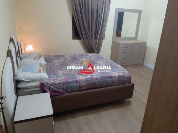 Tirane, ofert Vile 3+1+BLK Kati 1, 600 m² 600 Euro (Ne Fushe Mezez)