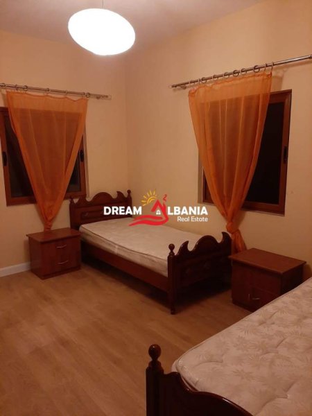 Tirane, ofert Vile 3+1+BLK Kati 1, 600 m² 600 Euro (Ne Fushe Mezez)