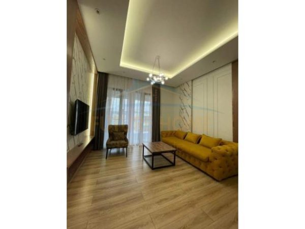 Tirane, jepet me qera apartament 2+1+BLK Kati 7, 100 m² 1.000 Euro (Rruga e Kavajes)