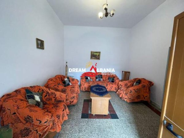 Tirane, ofert Vile 3+1+BLK Kati 2, 120 m² 400 mije leke (rrugen e Durresit)