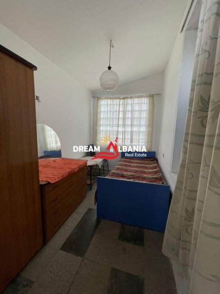 Tirane, ofert Vile 3+1+BLK Kati 2, 120 m² 400 mije leke (rrugen e Durresit)