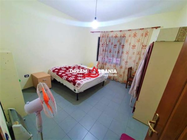 Tirane, jepet me qera Vile 4+1+BLK Kati 2, 330 m² 600 Euro (Don Bosko)