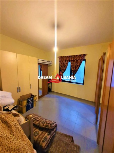 Tirane, jepet me qera Vile 4+1+BLK Kati 2, 330 m² 600 Euro (Don Bosko)