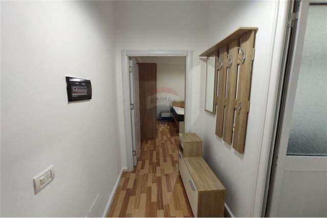 Tirane, jepet me qera apartament 1+1 Kati 1, 65 m² 350 Euro (Kopshti Botanik)