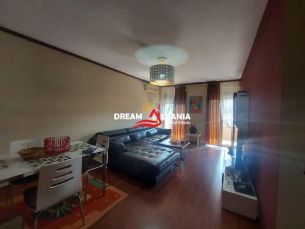 Tirane, jepet me qera apartament 2+1+BLK Kati 9, 100 m² 600 Euro (Komuna e Parisit,)