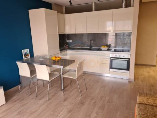 Tirane, jepet me qera apartament 1+1+BLK Kati 7, 53 m² 550 Euro (Rruga e Bogdaneve)