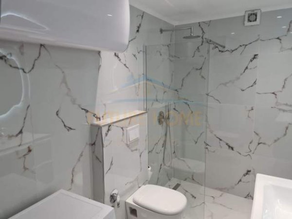 Tirane, jepet me qera apartament 1+1+BLK Kati 7, 53 m² 550 Euro (Rruga e Bogdaneve)