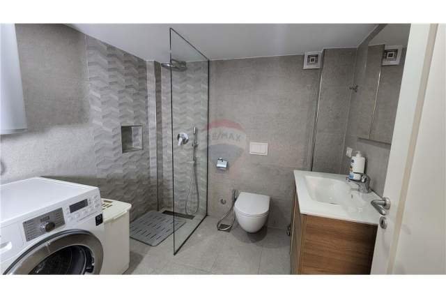 Tirane, jepet me qera apartament duplex 1+1+A Kati 2, 55 m² 550 Euro (Rr. Peti.)