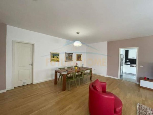 Tirane, shitet apartament 3+1 Kati 1, 165 m² 420.000 Euro (RRUGA E ELBASANIT)