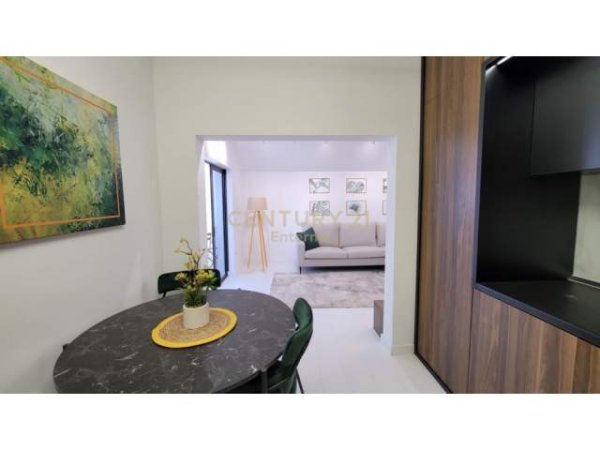 Tirane, jepet me qera apartament 1+1 Kati 8, 500 Euro (21 dhjetori)