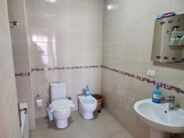 Tirane, jepet me qera apartament 2+1+A+BLK Kati 5, 100 m² 400 Euro (rruga teodor keko)