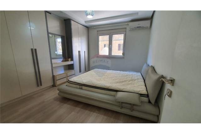 Tirane, jepet me qera apartament 3+1+A+BLK Kati 2, 124 m² 1.500 Euro (Blloku)