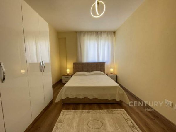 Tirane, jepet me qera apartament 1+1+BLK Kati 9, 63 m² 450 Euro (Komuna e Parisit)