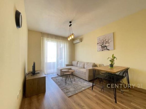 Tirane, jepet me qera apartament 1+1+BLK Kati 9, 63 m² 450 Euro (Komuna e Parisit)