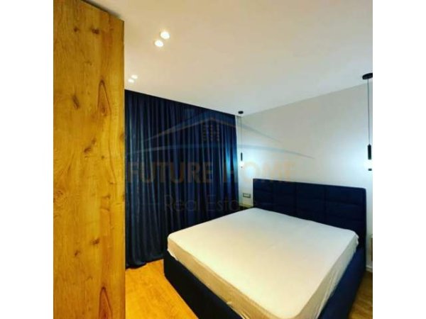 Tirane, jepet me qera apartament 1+1 Kati 5, 32 m² 450 Euro