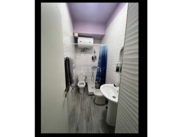 Tirane, jepet me qera apartament 1+1 60 m² 400 Euro (Rruga e Elbasanit)