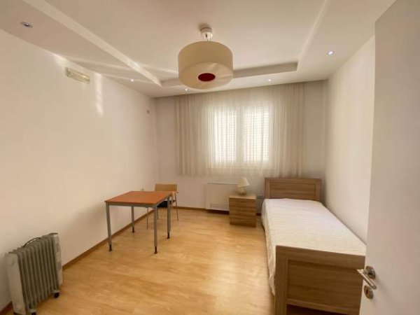 Tirane, jepet me qera Kati 5, 180 m² 1.100 Euro