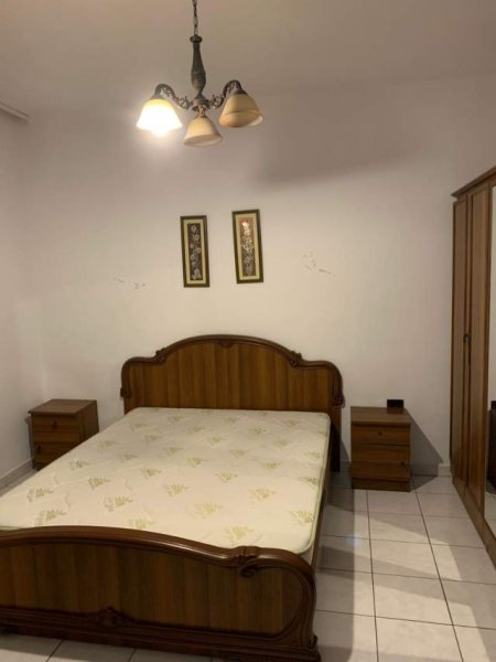 Tirane, jepet me qera apartament 1+1 Kati 3, 80 m² 35.000 Leke (perballe Coloseut)