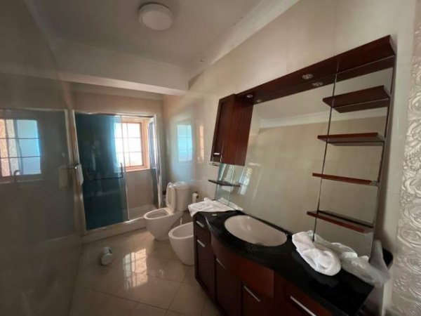 Tirane, shitet apartament 4+1+BLK 285 m²  (bllok)