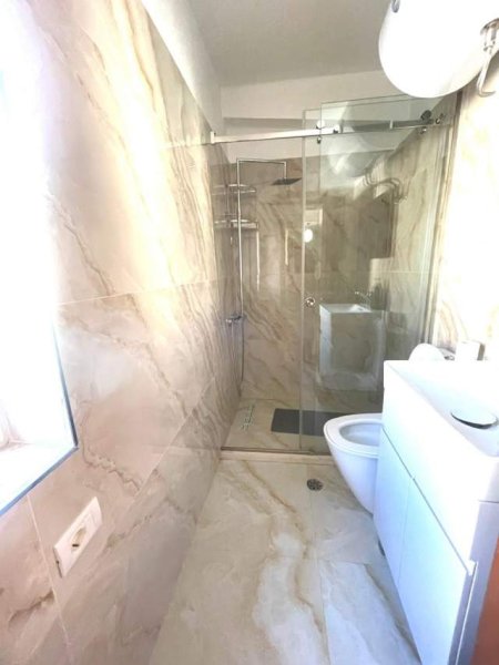 Tirane, jap me qera apartament 1+1 Kati 2, 70 m² 470 Euro (Liqeni artificial)