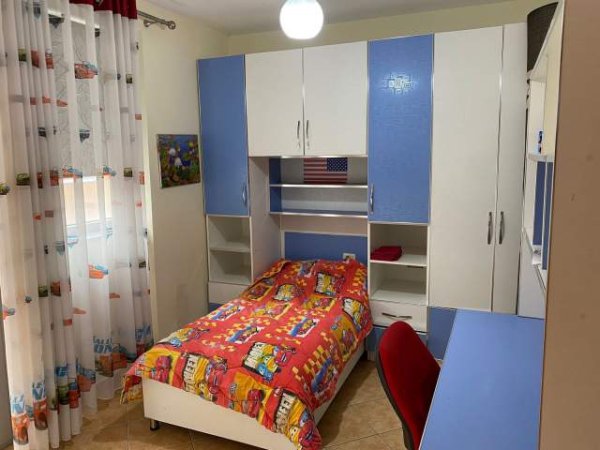 Tirane, jepet me qera apartament 2+1+BLK Kati 3, 100 m² 400 Euro (BRRYLI)