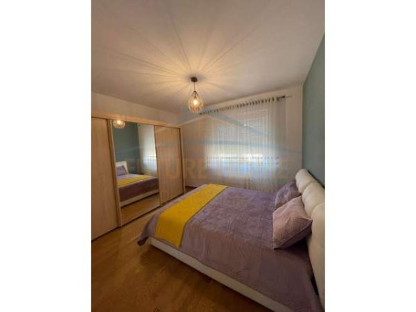 Tirane, jepet me qera 3+1+BLK Kati 2, 184 m² 1.300 Euro