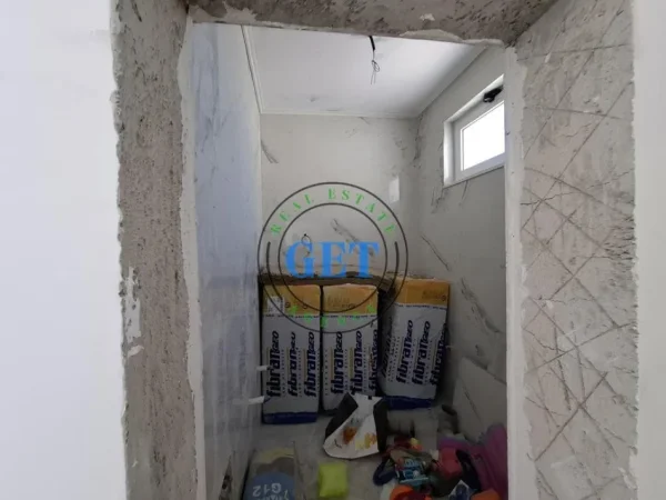 Durres, shitet apartament 4+1 , 300 m² 220.000 € (Ish Rajoni i Policis)