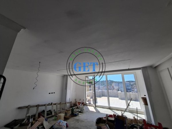 Durres, shitet apartament 4+1 , 300 m² 220.000 € (Ish Rajoni i Policis)