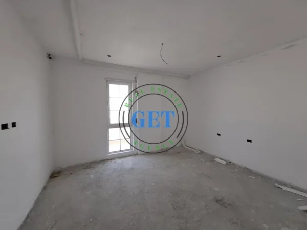 Durres, shitet apartament 4+1 , 300 m² 220.000 € (Ish Rajoni i Policis)