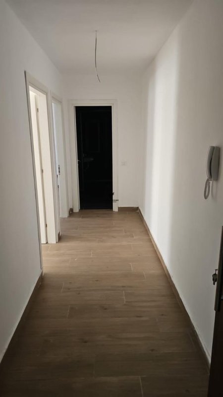 Tirane, shitet apartament 1+1+Ballkon Kati 2, 86 m² 130.000 € (SELITE)